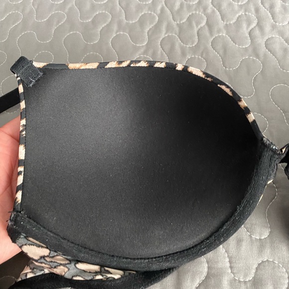 Brand New- Victoria’s Secret Bra - Picture 5 of 7
